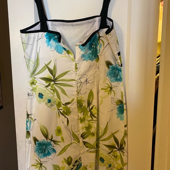 White Flower Dress - Picture 2 of 2